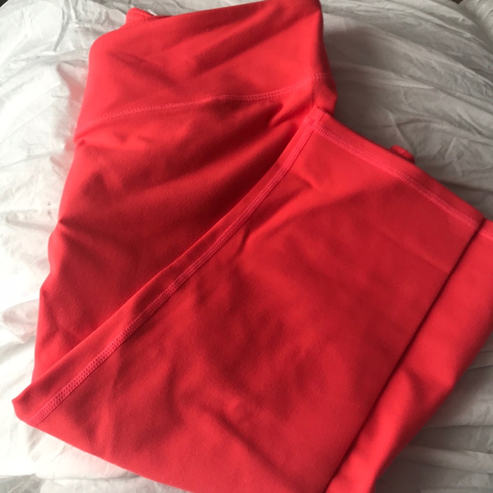 FABLETICS Winn Mid Rise Crop NWT - Picture 5 of 8